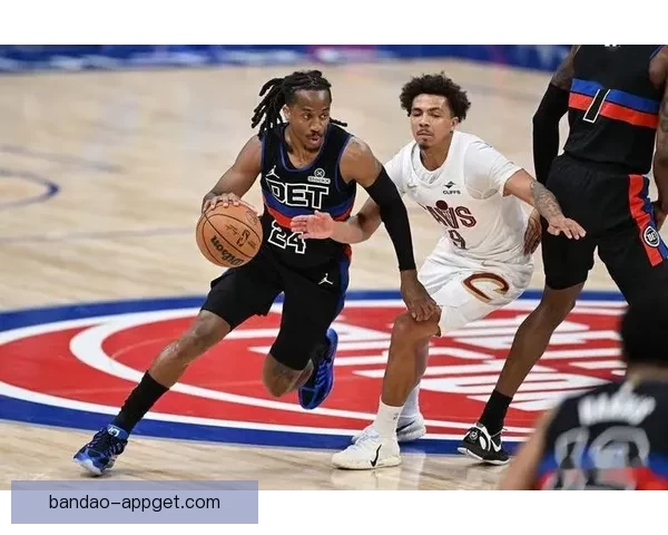 活塞时隔19年再夺东部第一 杜伦贡献16分7篮板乔治砍下20分 活塞时隔19年再夺东部第一 杜伦贡献16分7篮板乔治砍下20分